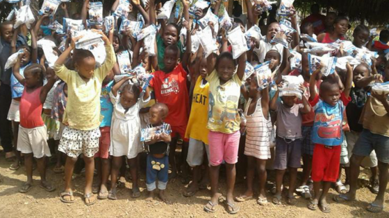 Action – children help desk 1680px